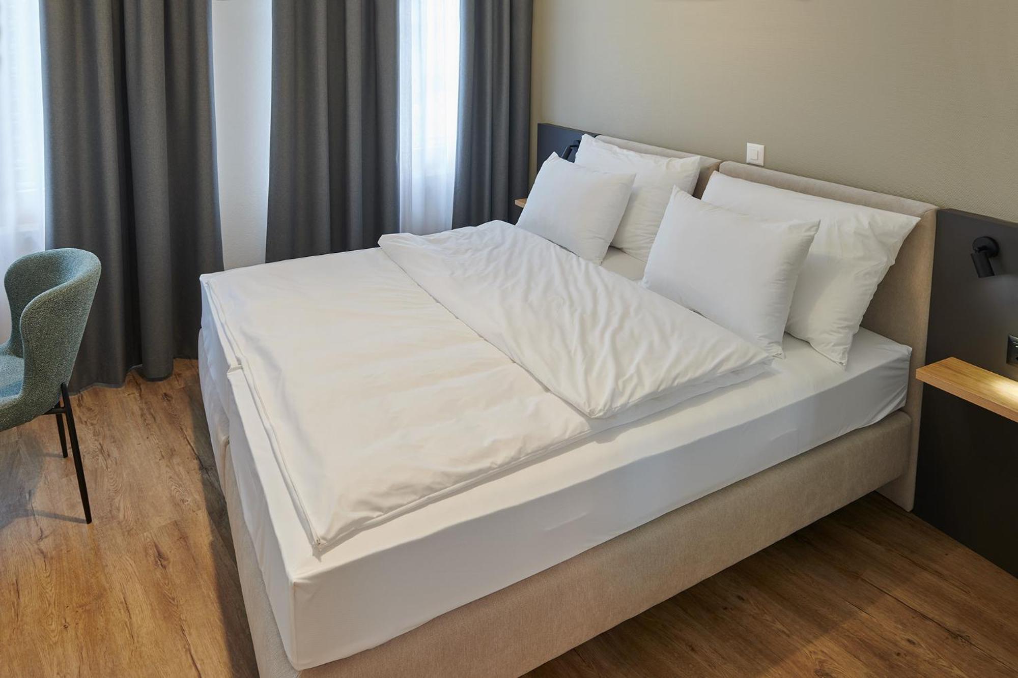 Hotel Jaeger Jeuss - Murten - Self-Check-In ภายนอก รูปภาพ